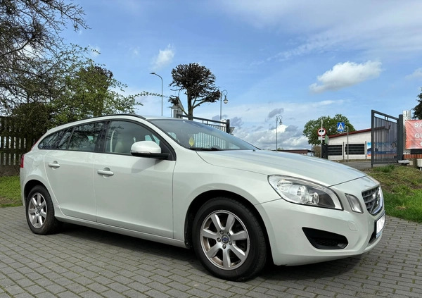 Volvo V60 cena 32990 przebieg: 202000, rok produkcji 2011 z Czarnków małe 56